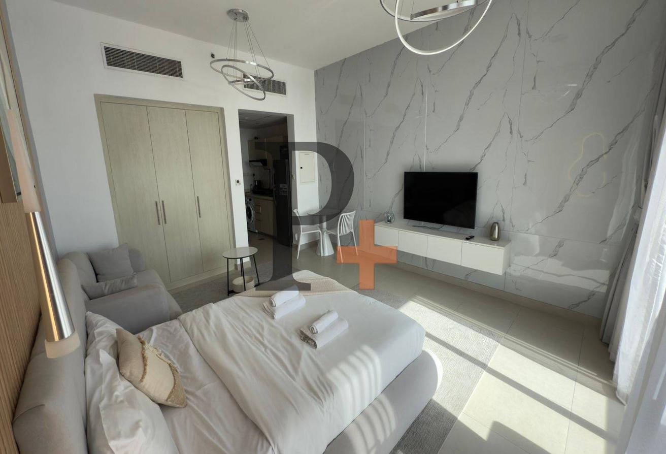 Bright And Spacious | Well Maintained photo 2