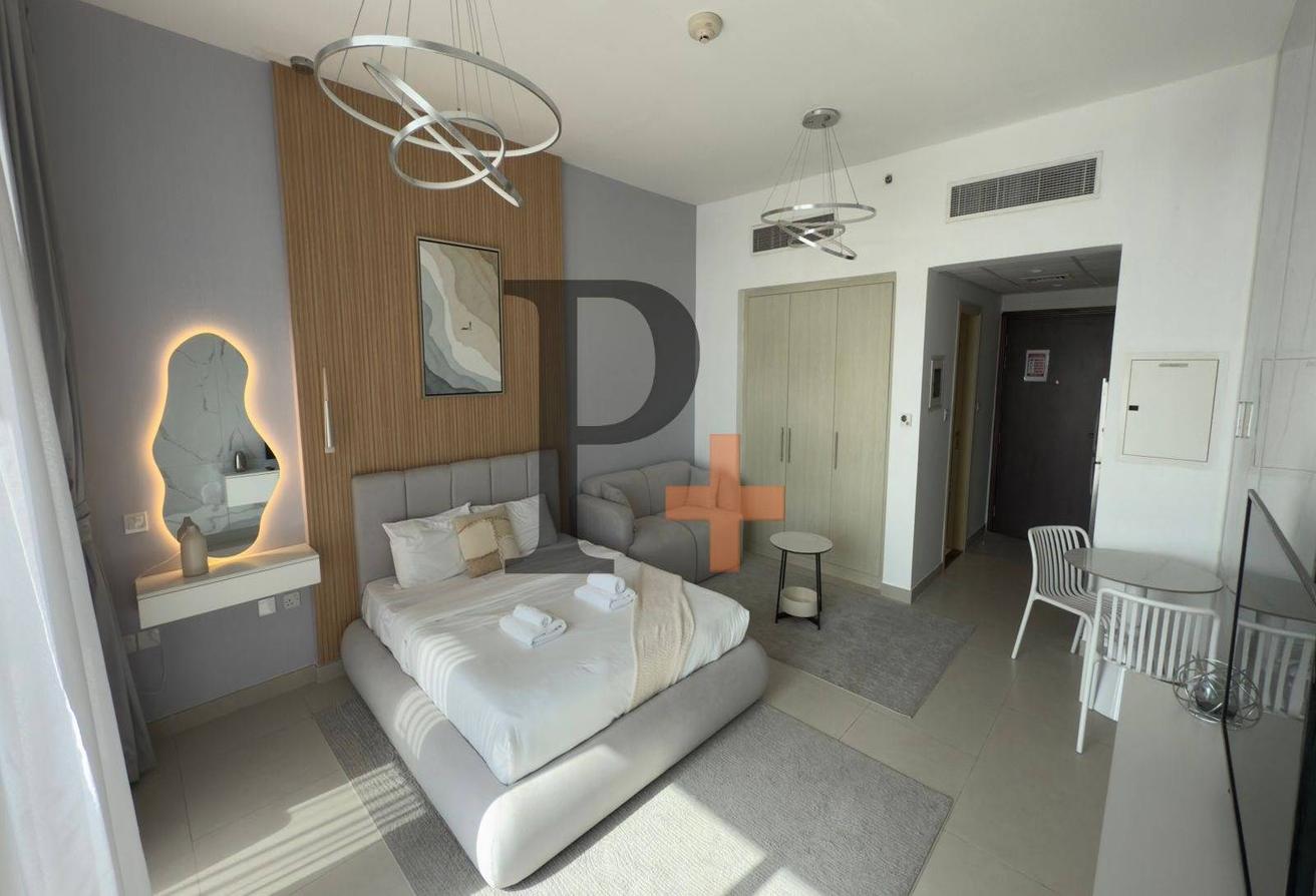 Bright And Spacious | Well Maintained photo 9