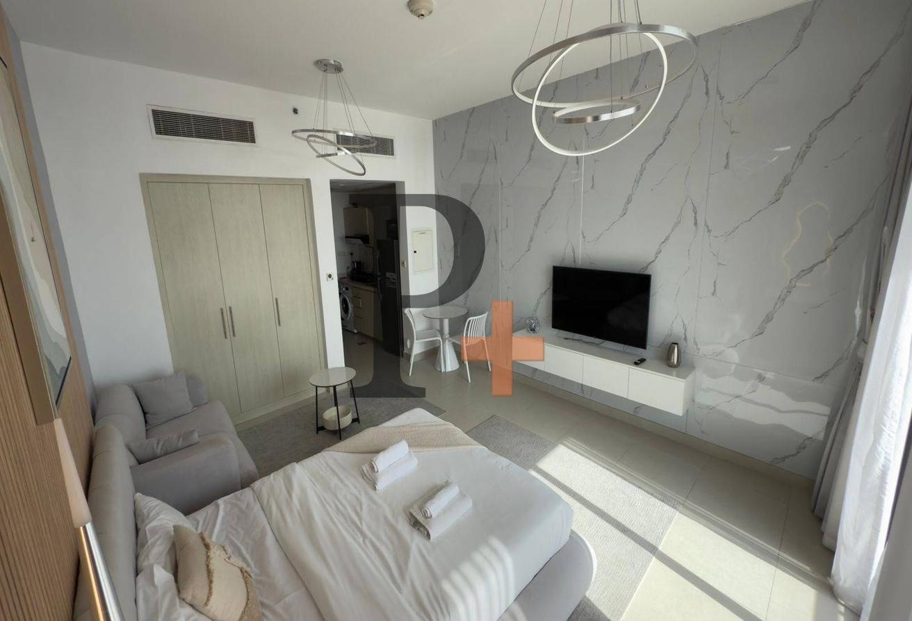 Bright And Spacious | Well Maintained photo 7