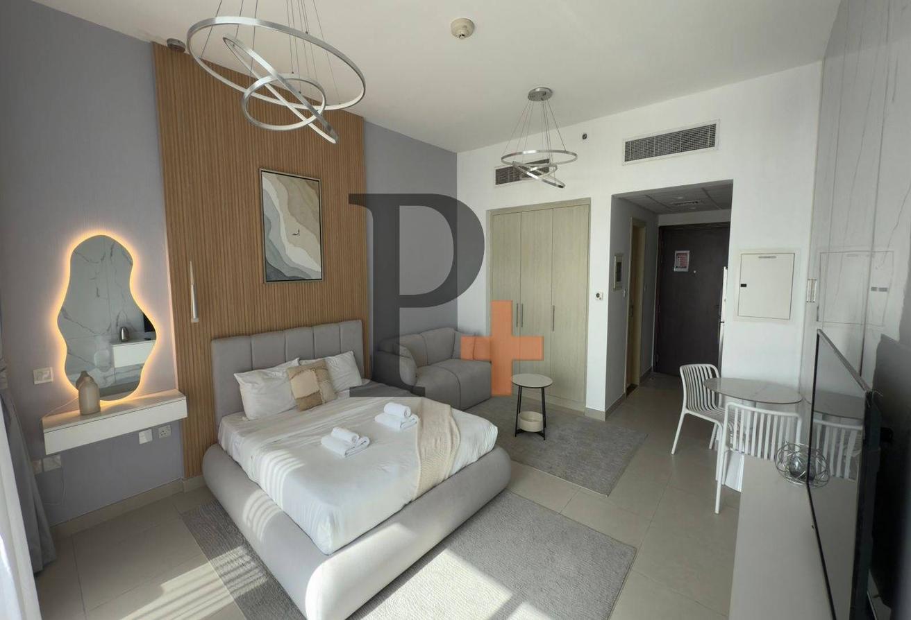 Bright And Spacious | Well Maintained photo 8