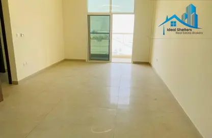 شقة - 2 غرف نوم - 3 حمامات للايجار في عزيزي بلازا - الفرجان - دبي