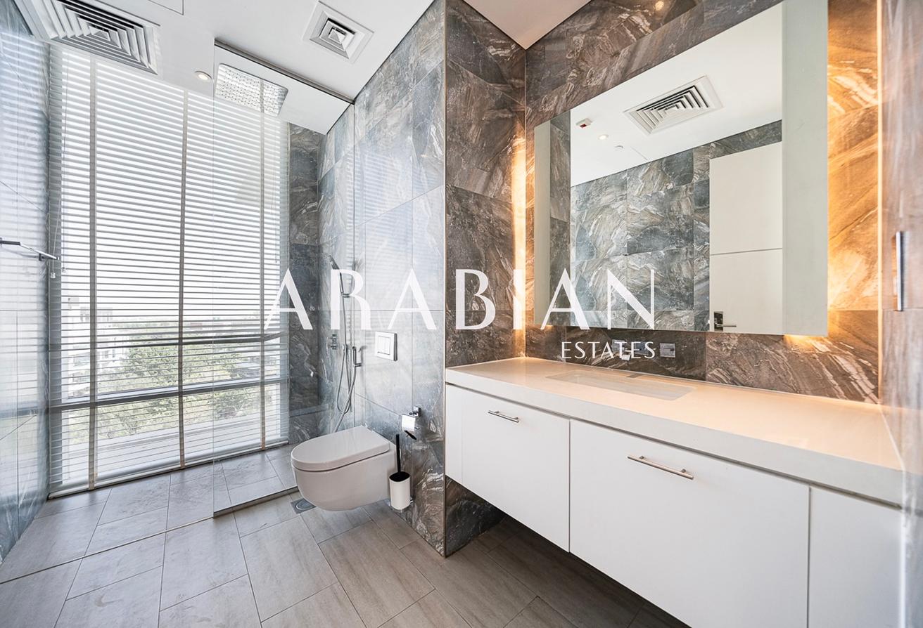 Luxury | Large Layout | Vacant photo 15