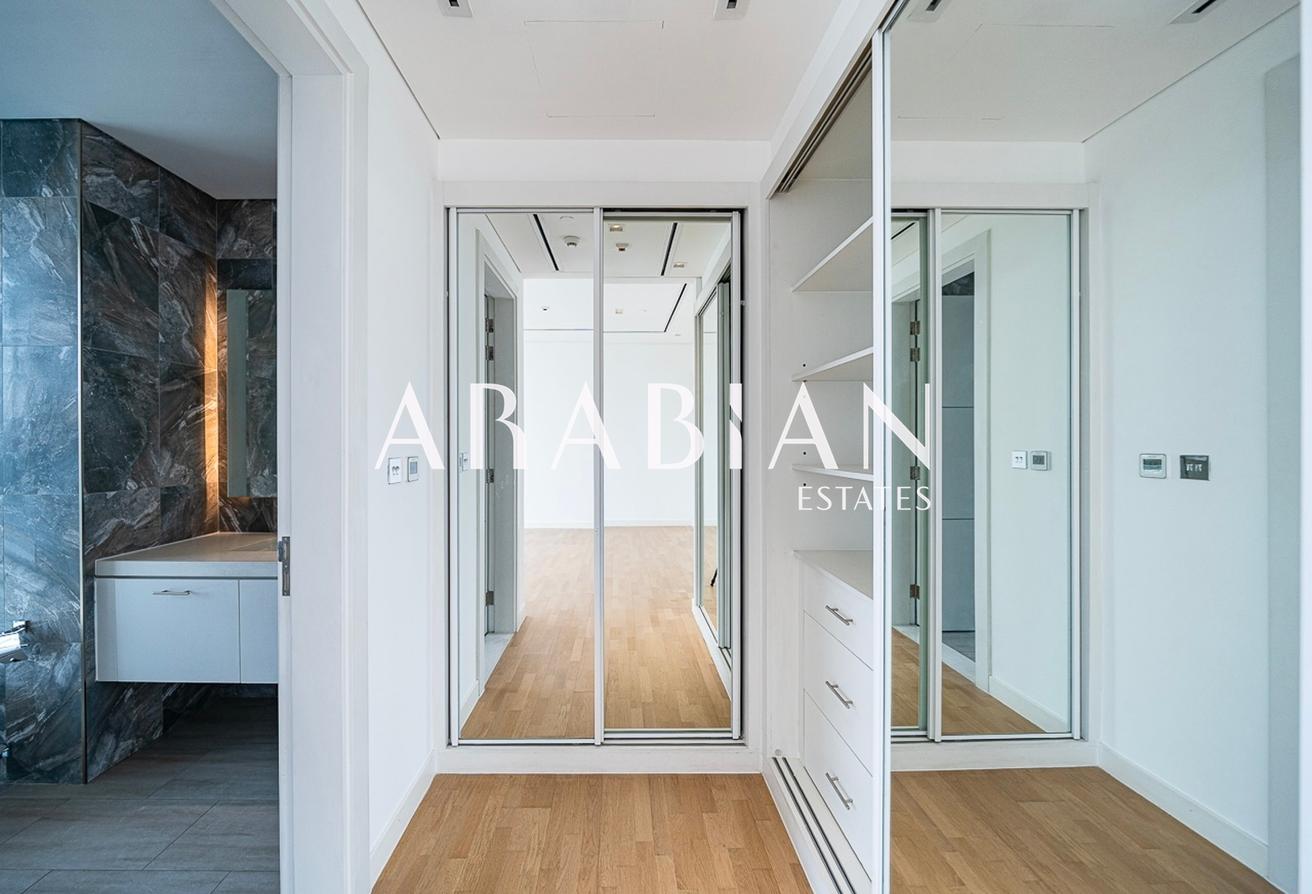 Luxury | Large Layout | Vacant photo 8