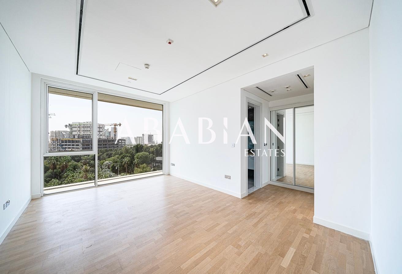 Luxury | Large Layout | Vacant photo 6