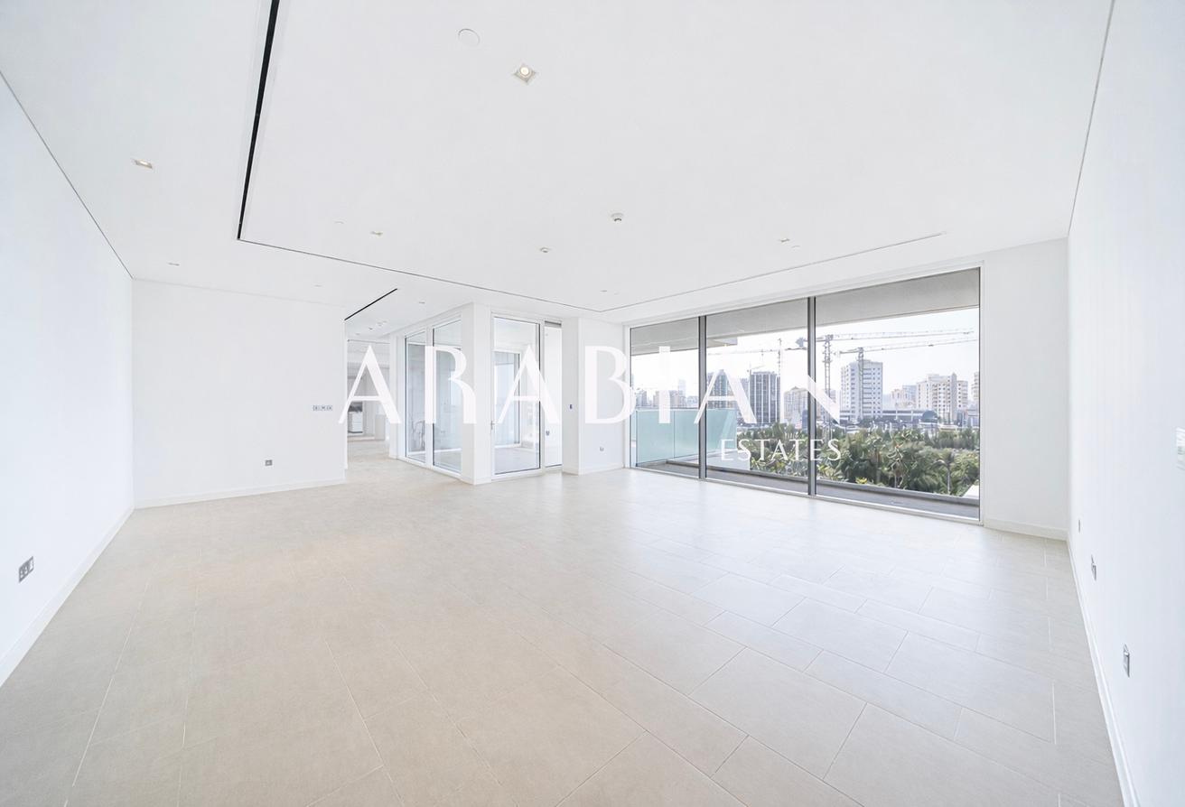 Luxury | Large Layout | Vacant photo 5