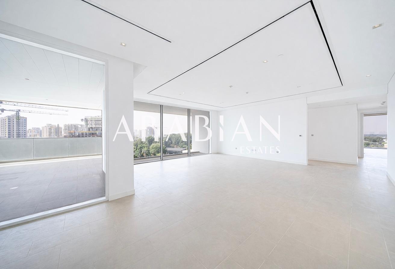 Luxury | Large Layout | Vacant photo 4