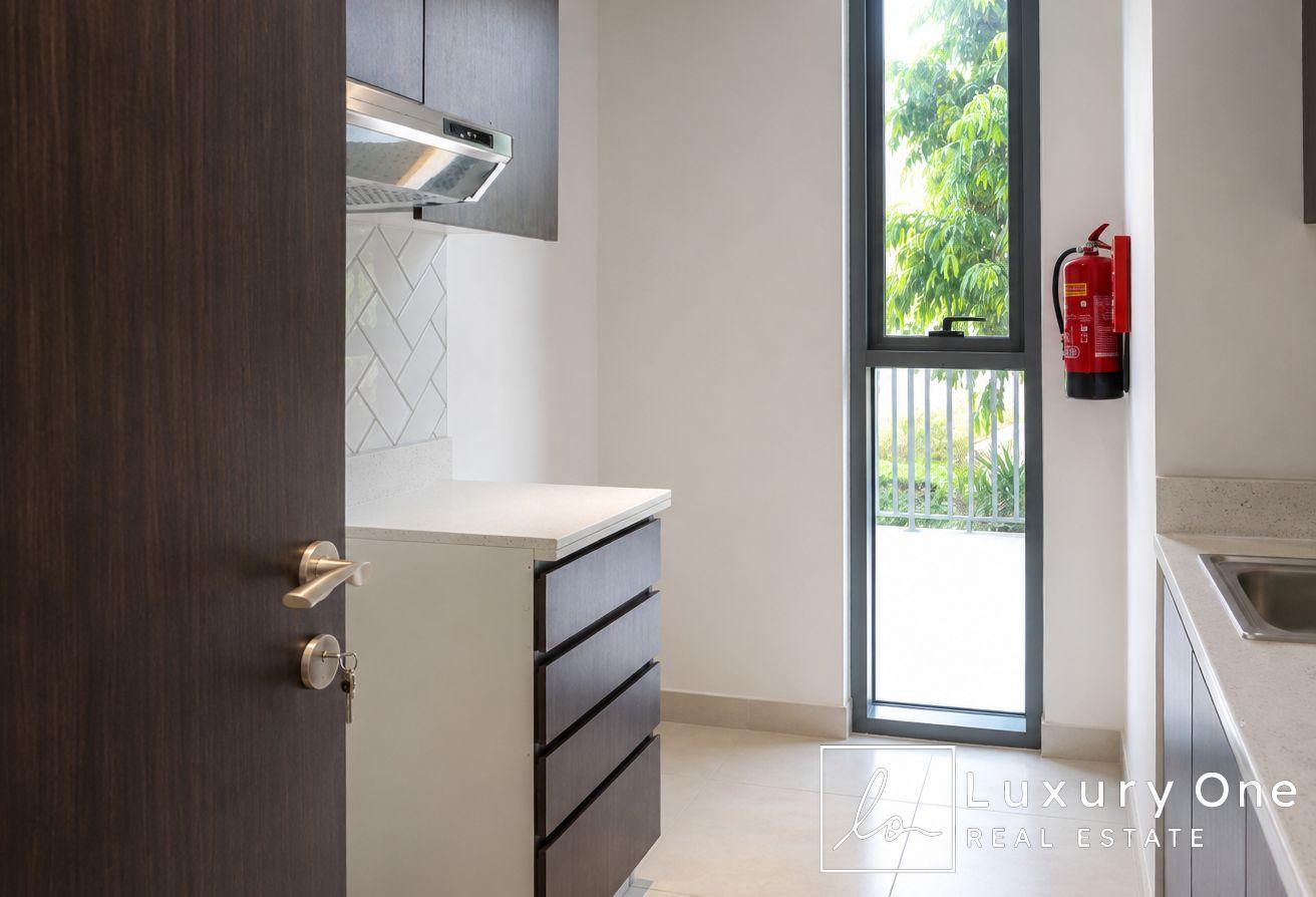 BRIGHT | HUGE TERRACE | COMMUNITY VIEW photo 3