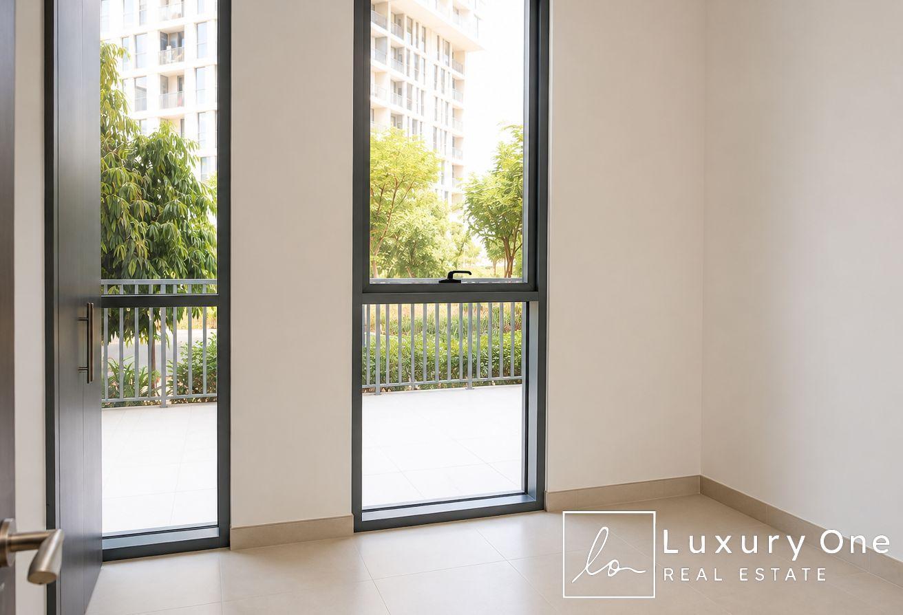 BRIGHT | HUGE TERRACE | COMMUNITY VIEW photo 8