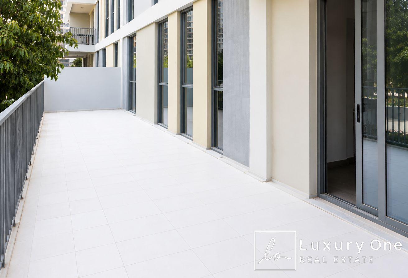 BRIGHT | HUGE TERRACE | COMMUNITY VIEW photo 12