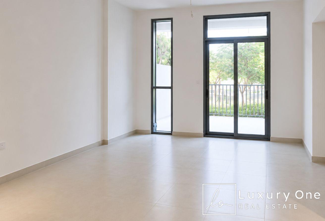 BRIGHT | HUGE TERRACE | COMMUNITY VIEW photo 5