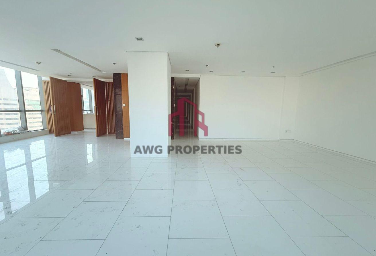 Chiller Free | Panoramic Marina Views | Spacious photo 2