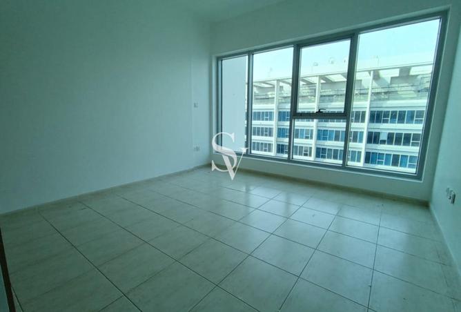 74252260 - Property Image 2