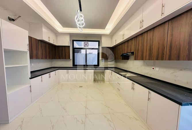 76584987 - Property Image 3