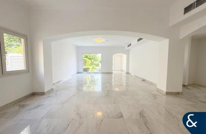 Villa - 4 Bedrooms - 4 Bathrooms for rent in Meadows 1 - Meadows - Dubai