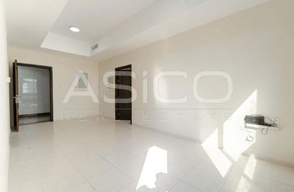 Apartment - 1 Bedroom - 2 Bathrooms for rent in Sultan Lootah Building - Al Muraqqabat - Deira - Dubai