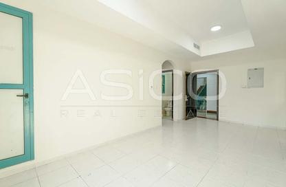 Apartment - 1 Bedroom - 2 Bathrooms for rent in Sultan Lootah Building - Al Muraqqabat - Deira - Dubai