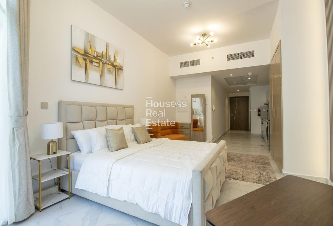 Stylish Studio | Prime Location | Fully Furnished photo 2
