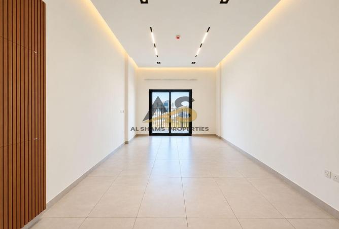 Spacious 2 Bedrooms| Closed Kitchen | Big Balcony