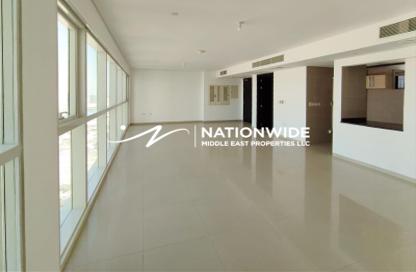 Apartment - 1 Bedroom - 2 Bathrooms for rent in RAK Tower - Marina Square - Al Reem Island - Abu Dhabi