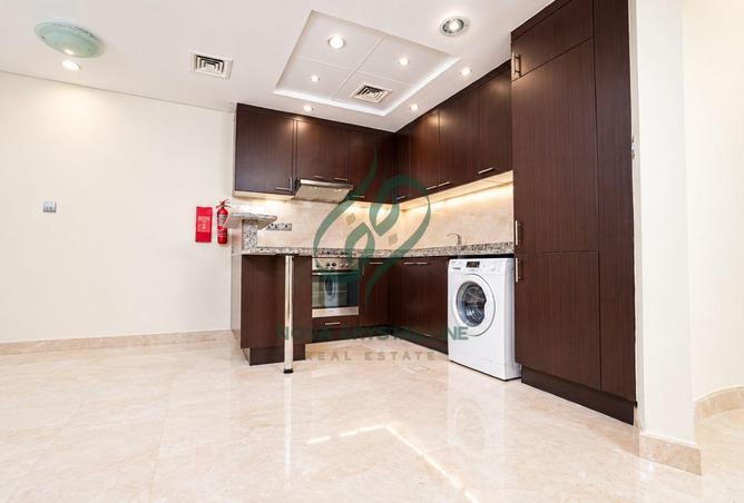 Excellent Huge Layout | High Floor | Vacant photo 3