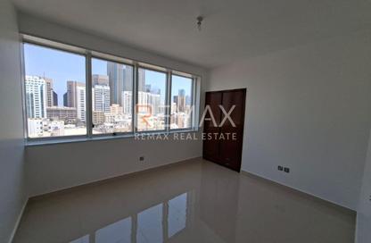 Apartment - 3 Bedrooms - 3 Bathrooms for rent in Hamdan Street - Abu Dhabi Apartment - 3 Bedrooms - 3 Bathrooms for rent in Hamdan Street - Abu Dhabi