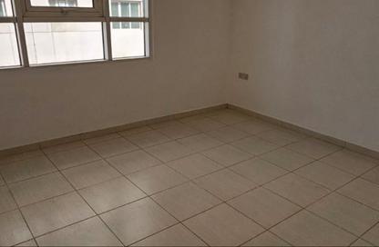 Apartment - 1 - 2 for rent in Al Majaz 1 - Al Majaz - Sharjah