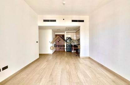 Apartment - 2 Bedrooms - 2 Bathrooms for rent in Azizi Riviera 40 - Azizi Riviera - Meydan One - Meydan - Dubai