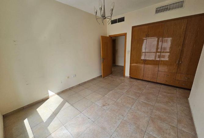 54402887 - Property Image 3