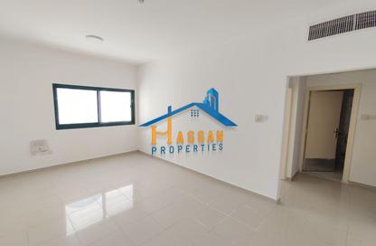 Apartment - 1 Bedroom - 1 Bathroom for rent in Yasmeen Tower - Al Majaz 2 - Al Majaz - Sharjah