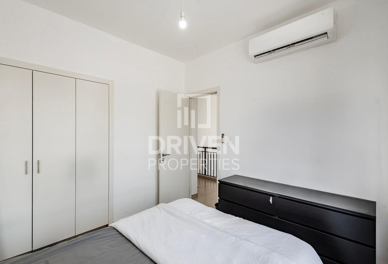 Exclusive | Single Row | Facing Community Center photo 5