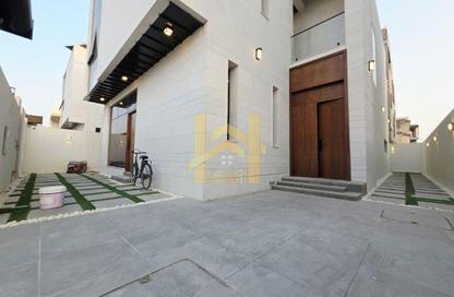 Villa - 5 Bedrooms - 7 Bathrooms for sale in Al Yasmeen 1 - Al Yasmeen - Ajman