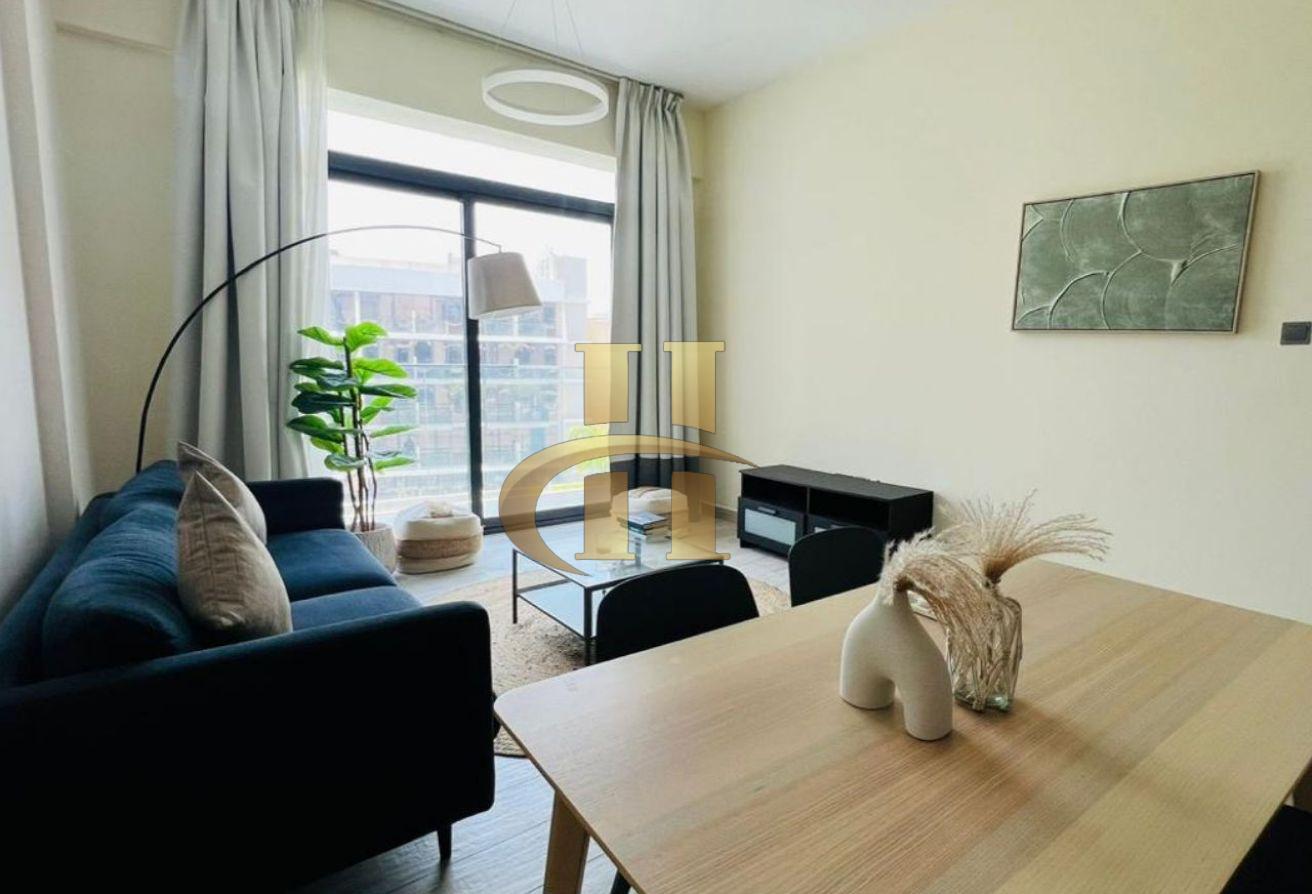 Fully Furnished | Pool View | Chiller Free photo 3