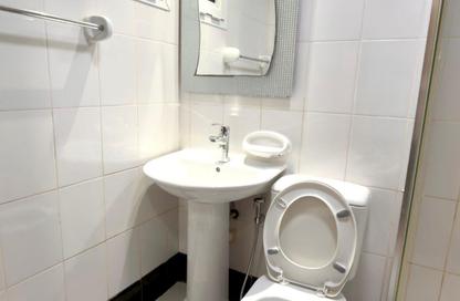 Apartment - Studio - 1 Bathroom for rent in Al Majaz 3 - Al Majaz - Sharjah