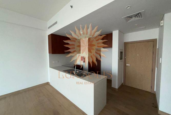 Sea View | Vacant | Negotiable Price photo 3