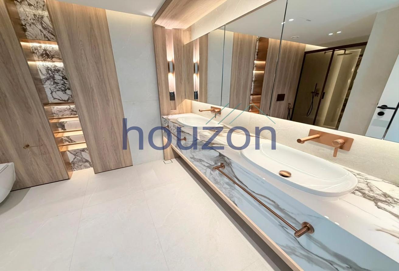 Upgraded Duplex 3BR+M/R Penthouse | Iconic Views photo 20