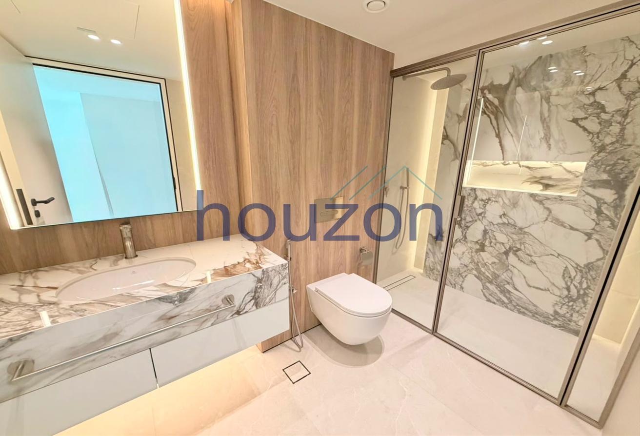 Upgraded Duplex 3BR+M/R Penthouse | Iconic Views photo 16
