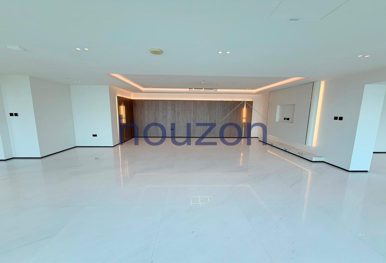 Upgraded Duplex 3BR+M/R Penthouse | Iconic Views photo 2