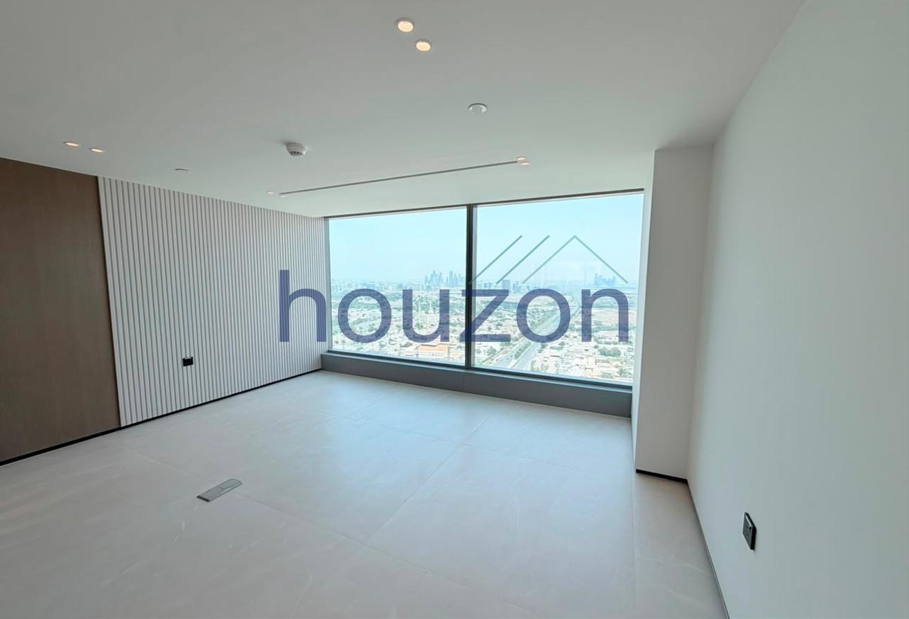 Upgraded Duplex 3BR+M/R Penthouse | Iconic Views photo 10
