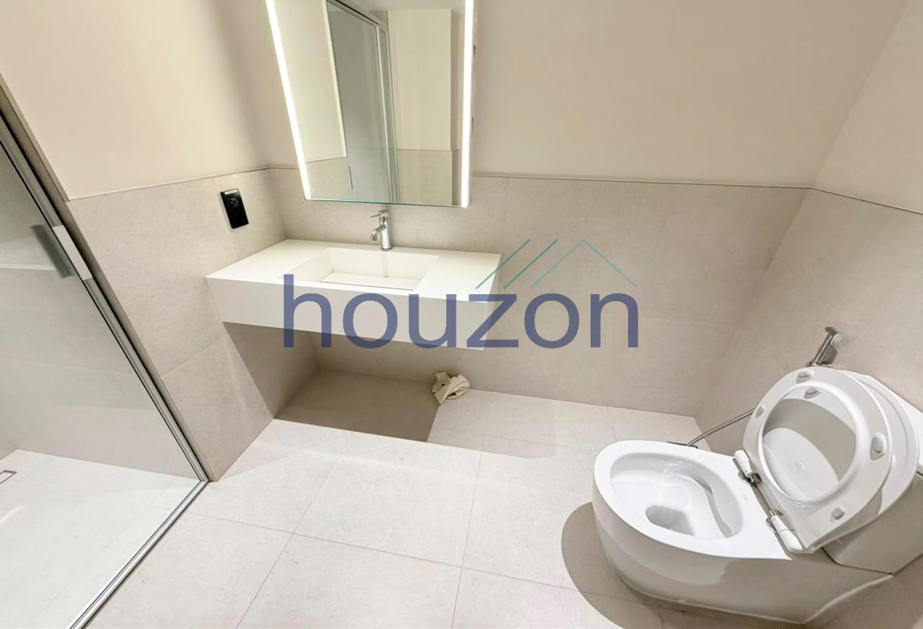 Upgraded Duplex 3BR+M/R Penthouse | Iconic Views photo 23