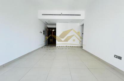 Apartment - 1 Bedroom - 2 Bathrooms for rent in Jumeirah Garden City - Al Satwa - Dubai