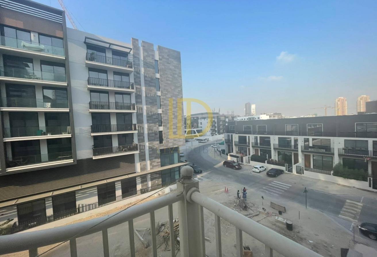 Vacant I Chiller free I Spacious Balcony photo 8