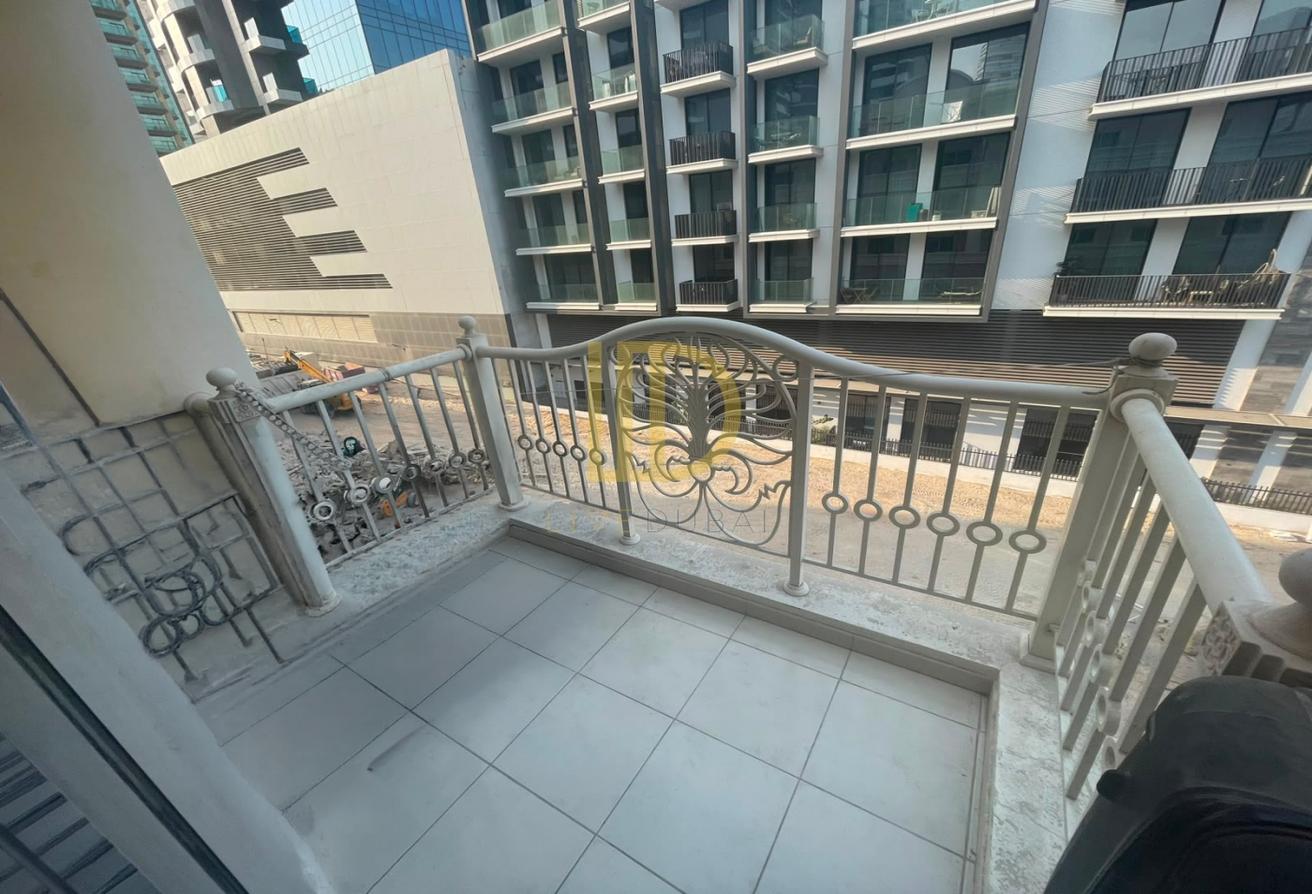 Vacant I Chiller free I Spacious Balcony photo 9