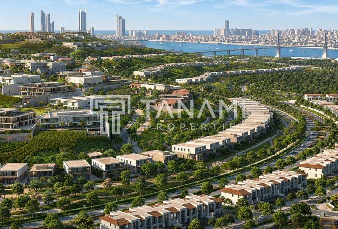 Luxury 4BR Townhouse | Spacious Layout | Hot Price