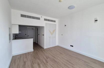 Apartment - Studio - 1 Bathroom for rent in Ice Hockey - Dubai Sports City - Dubai