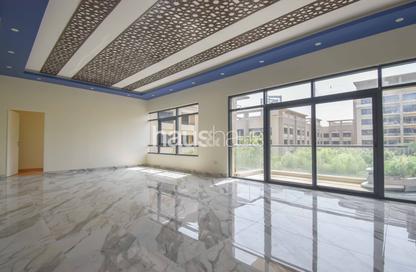 Apartment - 3 - 3 for sale in Al Nakheel 2 - Al Nakheel - Greens - Dubai
