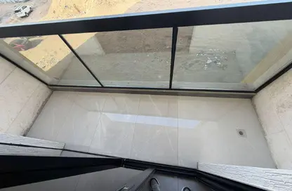 شقة - غرفة نوم - 2 حمامات للايجار في الجرف الصناعية 3 - الجرف الصناعية - عجمان شقة - غرفة نوم - 2 حمامات للايجار في الجرف الصناعية 3 - الجرف الصناعية - عجمان