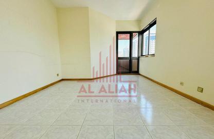 شقة - 3 غرف نوم - 5 حمامات للايجار في شارع حمدان - أبوظبي شقة - 3 غرف نوم - 5 حمامات للايجار في شارع حمدان - أبوظبي