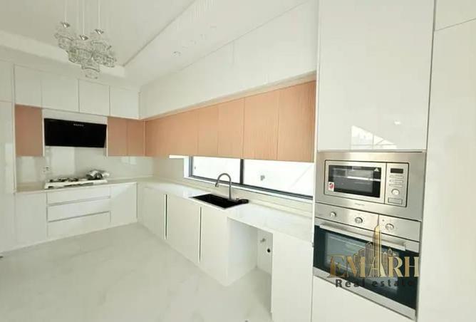 98720183 - Property Image 3