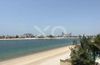 Villa - 4 - 5 for rent in Garden Homes Frond O - Garden Homes - Palm Jumeirah - Dubai
