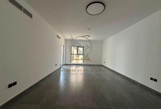 124732421 - Property Image 2